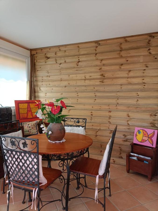 Grand Studio En Bas De Villa Avec Vue Sur Mer Au Carbet Le Carbet Buitenkant foto